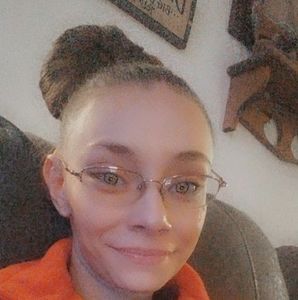 Meet your Posher, Brittney